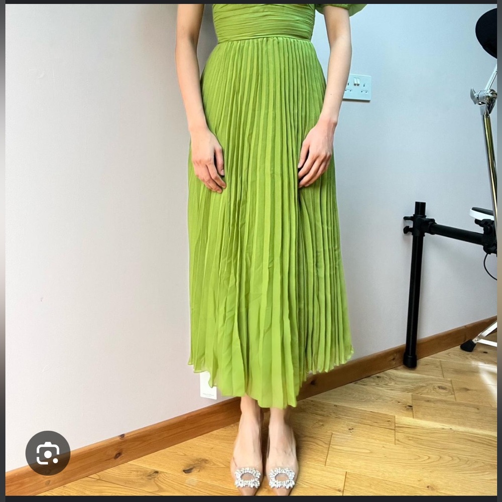 Abercrombie and Fitch Elegant Green Pleated Midi Dress